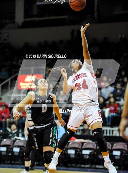 Thumbnail 2 in Tanque Verde vs. Holbrook (AIA 3A Quarterfinal) photogallery.
