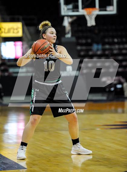 Thumbnail 2 in Tanque Verde vs. Holbrook (AIA 3A Quarterfinal) photogallery.