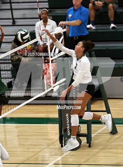 Thumbnail 3 in Durham Academy @ Charlotte Country Day School (NCISAA 4A Quarterfinal) photogallery.
