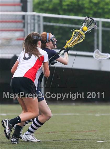 Thumbnail 3 in New Canaan vs. Wilton (FCIAC Semifinal) photogallery.