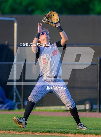Thumbnail 3 in Westmoreland vs. Liberty Creek (District 6AA Tournament) photogallery.