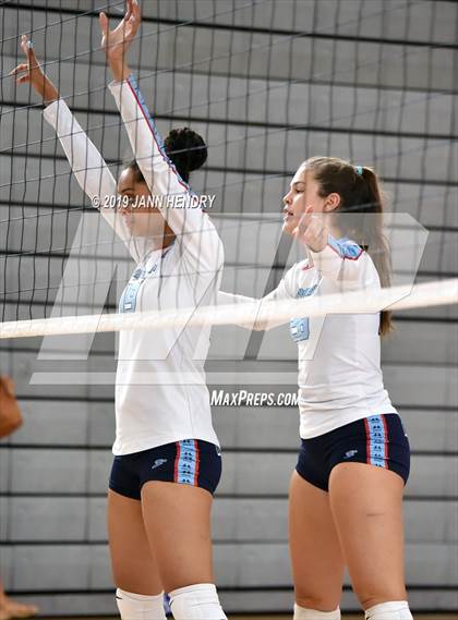 Thumbnail 2 in Mater Dei vs. Marymount (Durango Fall Classic) photogallery.
