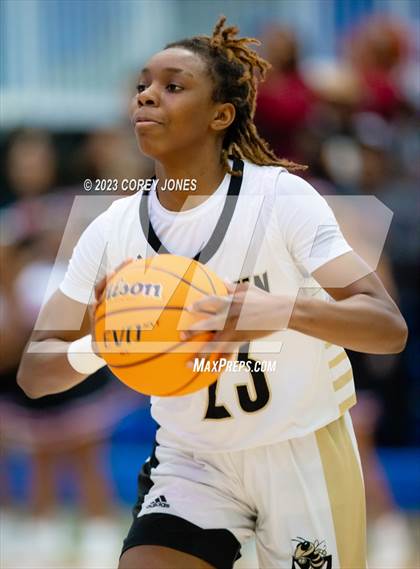 Thumbnail 3 in Warner Robins vs Calhoun (GHSA 5A Final Four) photogallery.