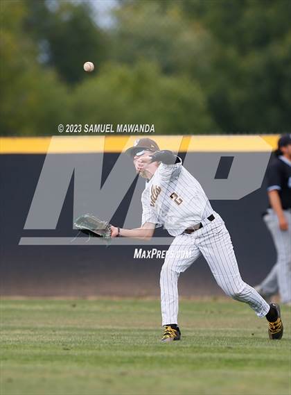 Thumbnail 3 in Crespi vs  Carson (CIF SS DII Round 1) photogallery.