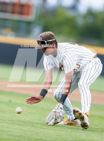 Thumbnail 3 in Crespi vs  Carson (CIF SS DII Round 1) photogallery.