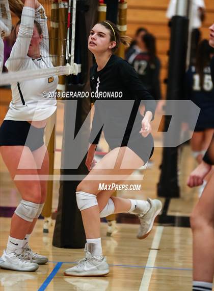 Thumbnail 3 in Amador Valley vs. Oak Ridge (Stockton Classic) photogallery.