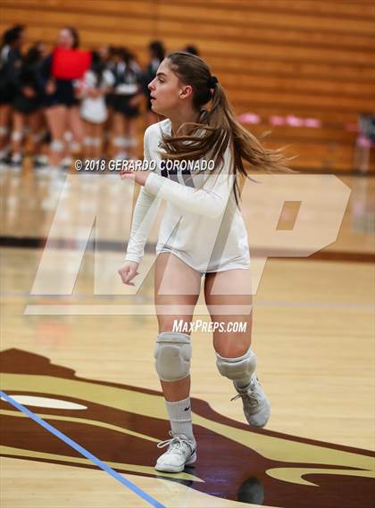 Thumbnail 1 in Amador Valley vs. Oak Ridge (Stockton Classic) photogallery.