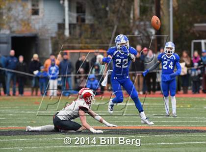 Thumbnail 3 in New Canaan vs. Darien (FCIAC Final) photogallery.