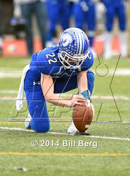Thumbnail 2 in New Canaan vs. Darien (FCIAC Final) photogallery.