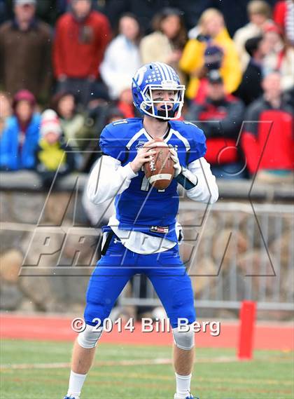 Thumbnail 3 in New Canaan vs. Darien (FCIAC Final) photogallery.