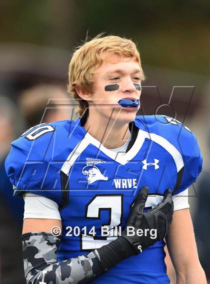Thumbnail 3 in New Canaan vs. Darien (FCIAC Final) photogallery.