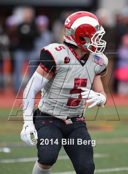 Thumbnail 3 in New Canaan vs. Darien (FCIAC Final) photogallery.