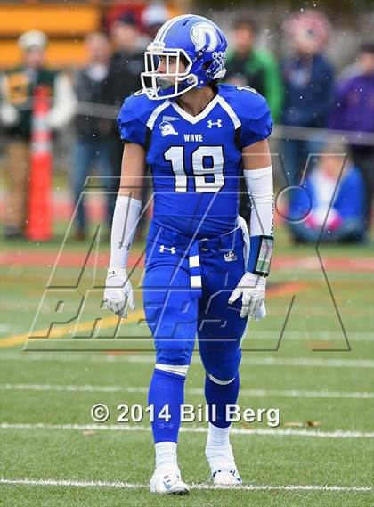 Thumbnail 2 in New Canaan vs. Darien (FCIAC Final) photogallery.