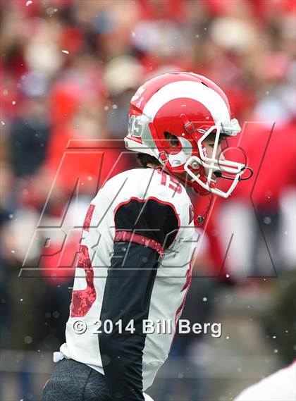 Thumbnail 3 in New Canaan vs. Darien (FCIAC Final) photogallery.