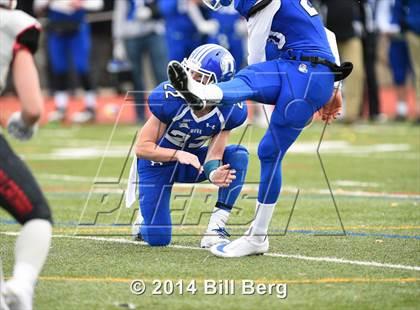 Thumbnail 2 in New Canaan vs. Darien (FCIAC Final) photogallery.