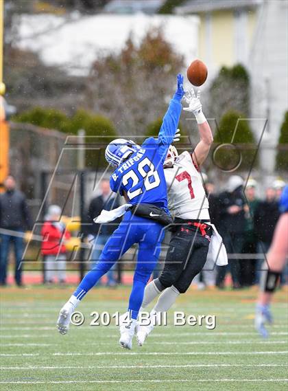 Thumbnail 3 in New Canaan vs. Darien (FCIAC Final) photogallery.