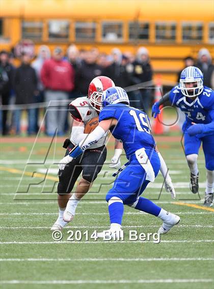 Thumbnail 3 in New Canaan vs. Darien (FCIAC Final) photogallery.