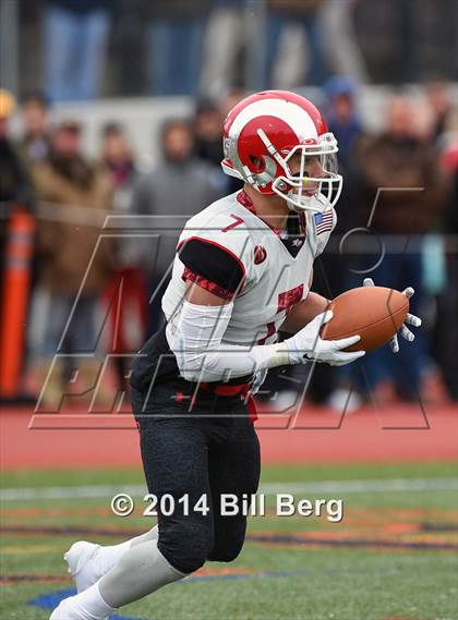 Thumbnail 3 in New Canaan vs. Darien (FCIAC Final) photogallery.