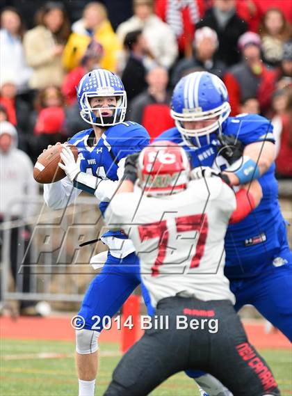 Thumbnail 2 in New Canaan vs. Darien (FCIAC Final) photogallery.