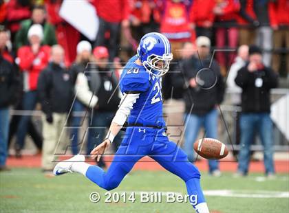 Thumbnail 3 in New Canaan vs. Darien (FCIAC Final) photogallery.