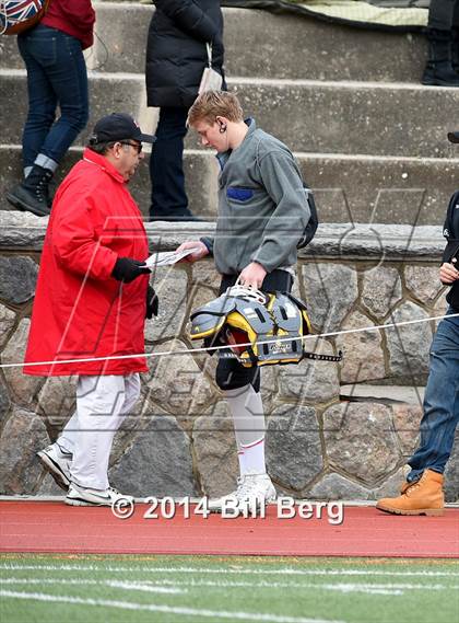 Thumbnail 2 in New Canaan vs. Darien (FCIAC Final) photogallery.