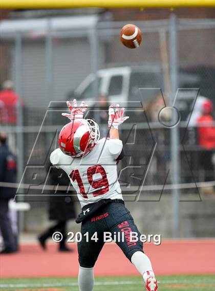 Thumbnail 3 in New Canaan vs. Darien (FCIAC Final) photogallery.