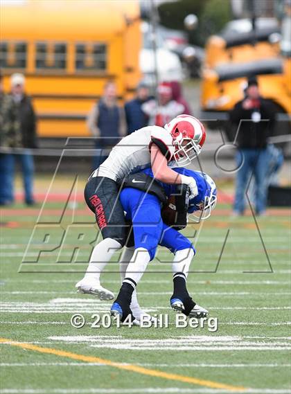 Thumbnail 3 in New Canaan vs. Darien (FCIAC Final) photogallery.