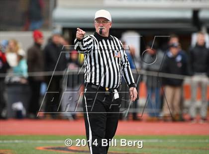 Thumbnail 2 in New Canaan vs. Darien (FCIAC Final) photogallery.