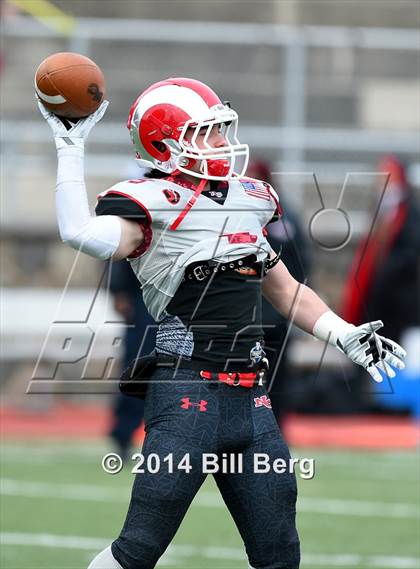 Thumbnail 2 in New Canaan vs. Darien (FCIAC Final) photogallery.