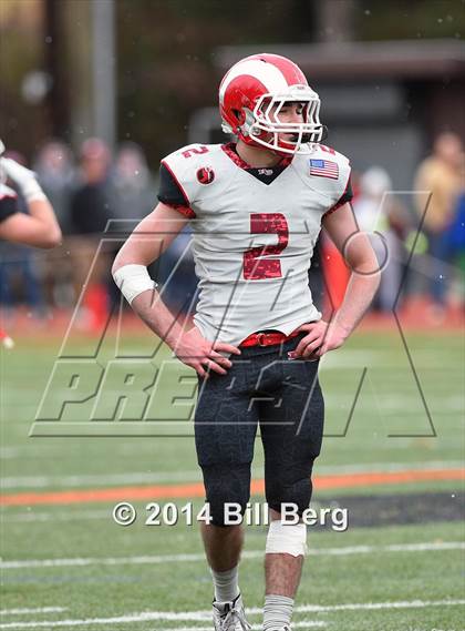 Thumbnail 3 in New Canaan vs. Darien (FCIAC Final) photogallery.