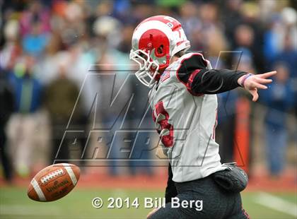 Thumbnail 3 in New Canaan vs. Darien (FCIAC Final) photogallery.