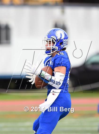 Thumbnail 3 in New Canaan vs. Darien (FCIAC Final) photogallery.