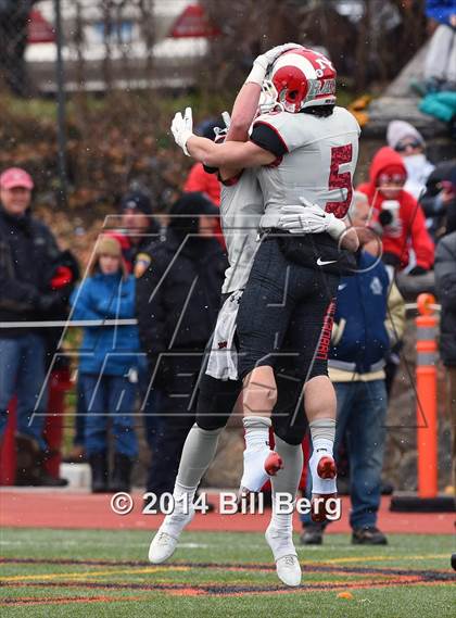Thumbnail 2 in New Canaan vs. Darien (FCIAC Final) photogallery.