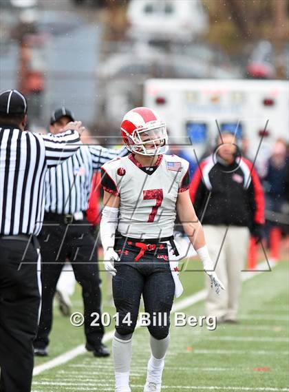 Thumbnail 3 in New Canaan vs. Darien (FCIAC Final) photogallery.