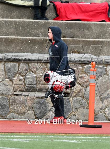 Thumbnail 3 in New Canaan vs. Darien (FCIAC Final) photogallery.
