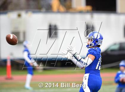 Thumbnail 2 in New Canaan vs. Darien (FCIAC Final) photogallery.