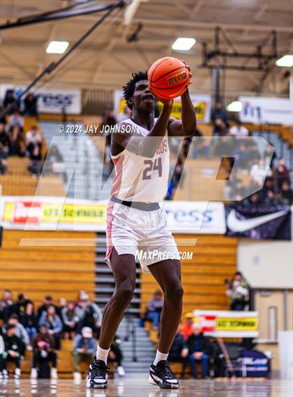Thumbnail 2 in Harvard-Westlake vs. Columbus (Les Schwab Invitational) photogallery.