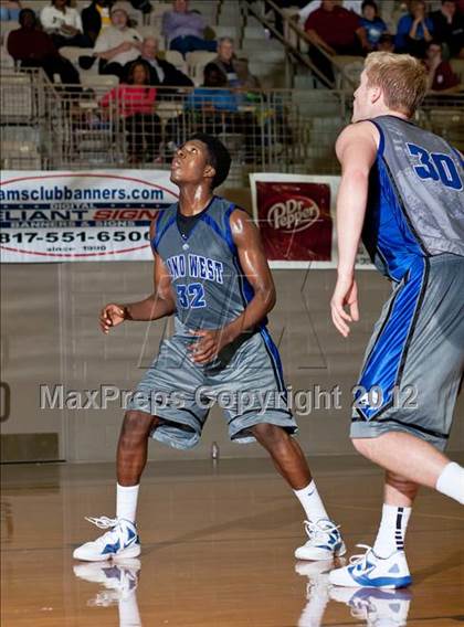 Thumbnail 3 in Plano West vs. Parkview (Whataburger Tournament) photogallery.