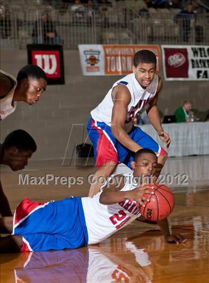Thumbnail 3 in Plano West vs. Parkview (Whataburger Tournament) photogallery.