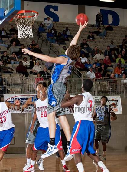Thumbnail 2 in Plano West vs. Parkview (Whataburger Tournament) photogallery.