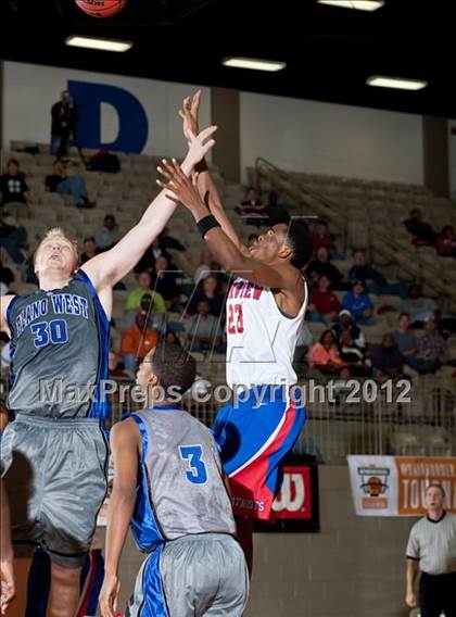 Thumbnail 1 in Plano West vs. Parkview (Whataburger Tournament) photogallery.