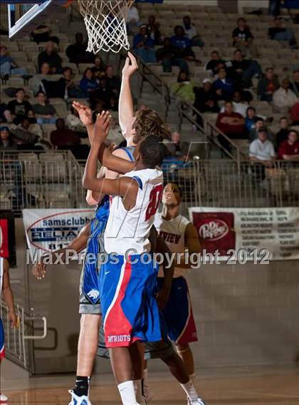 Thumbnail 2 in Plano West vs. Parkview (Whataburger Tournament) photogallery.