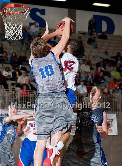 Thumbnail 3 in Plano West vs. Parkview (Whataburger Tournament) photogallery.