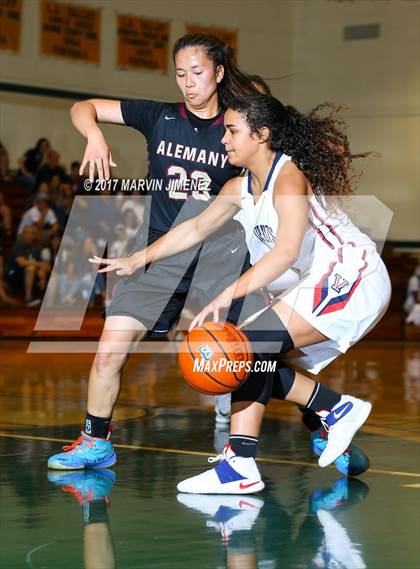 Thumbnail 2 in San Fernando Valley All-Star Game (East vs. West) photogallery.