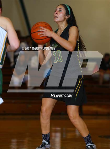 Thumbnail 3 in San Fernando Valley All-Star Game (East vs. West) photogallery.