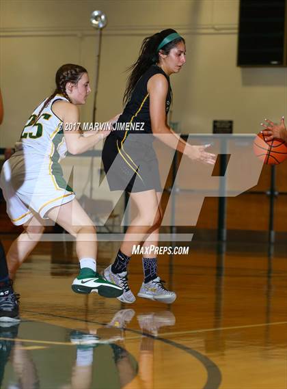 Thumbnail 2 in San Fernando Valley All-Star Game (East vs. West) photogallery.