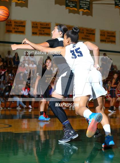Thumbnail 3 in San Fernando Valley All-Star Game (East vs. West) photogallery.