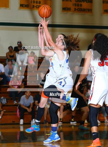 Thumbnail 2 in San Fernando Valley All-Star Game (East vs. West) photogallery.