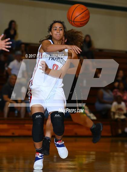 Thumbnail 3 in San Fernando Valley All-Star Game (East vs. West) photogallery.