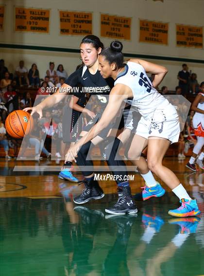 Thumbnail 2 in San Fernando Valley All-Star Game (East vs. West) photogallery.